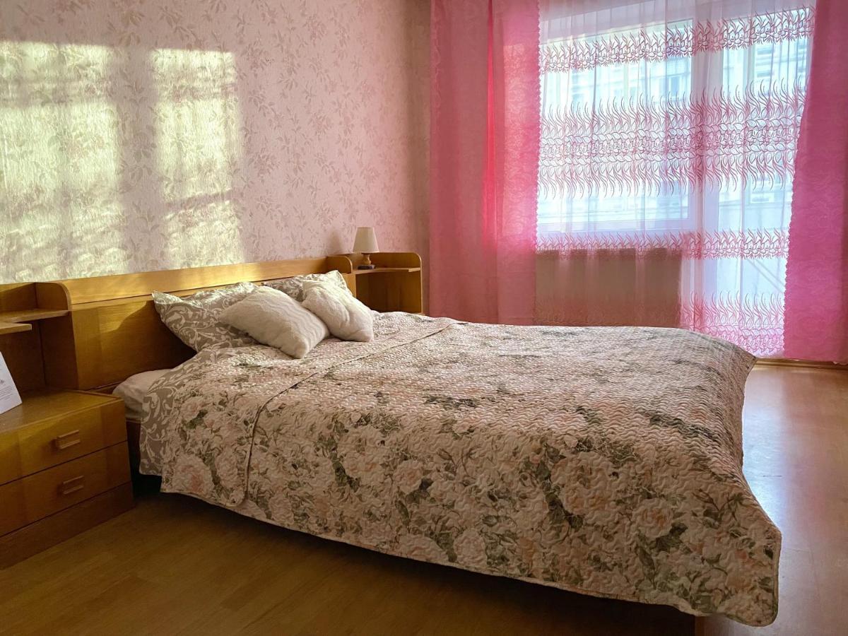 Spacious 3-Room Apartment & Parking Riga Exterior photo
