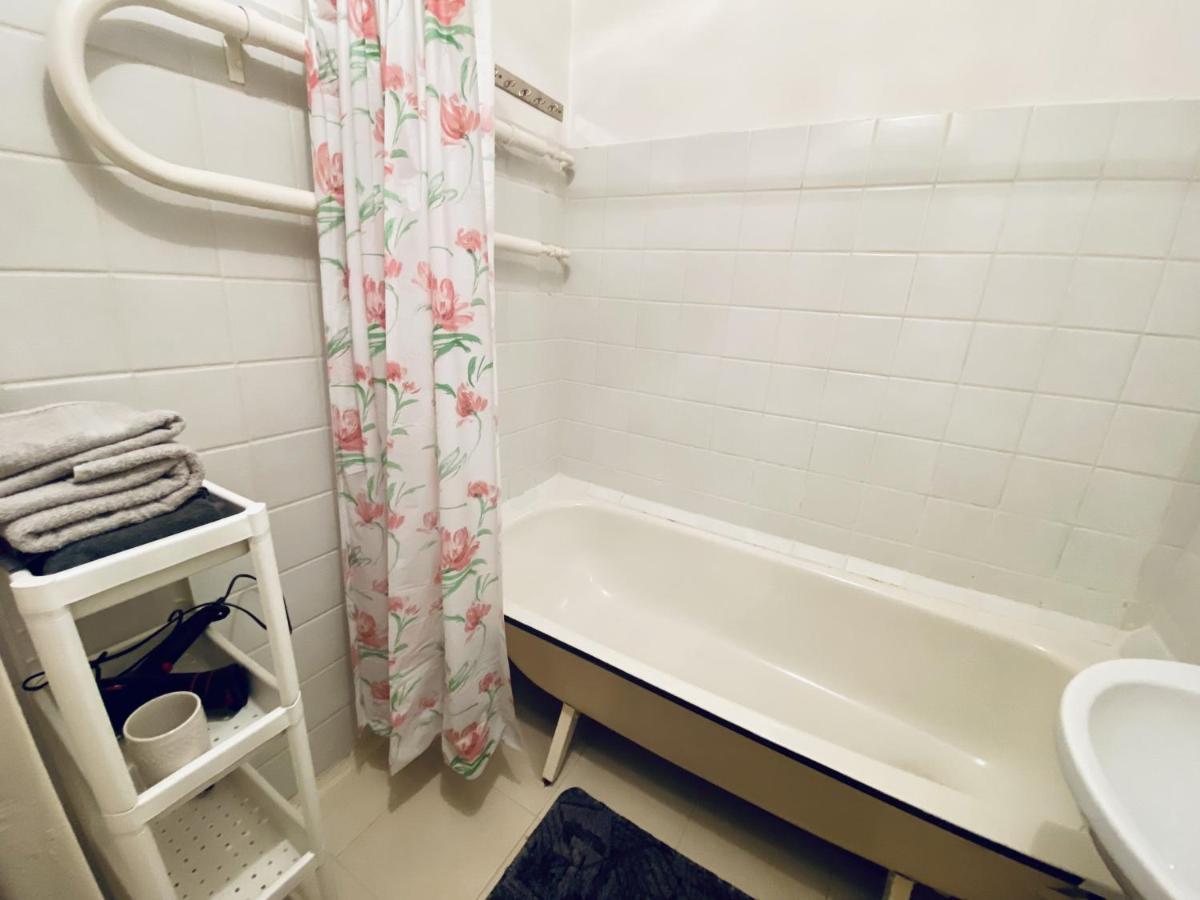 Spacious 3-Room Apartment & Parking Riga Exterior photo