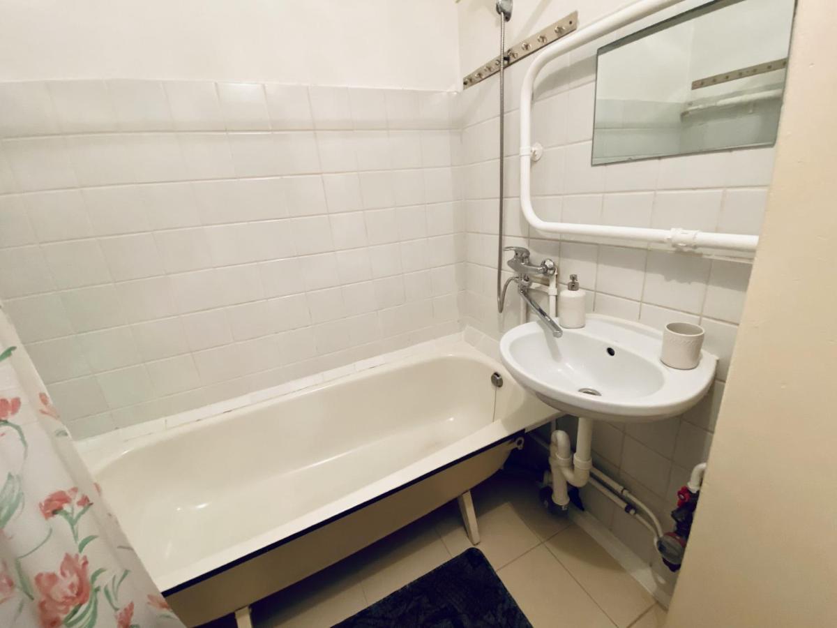 Spacious 3-Room Apartment & Parking Riga Exterior photo